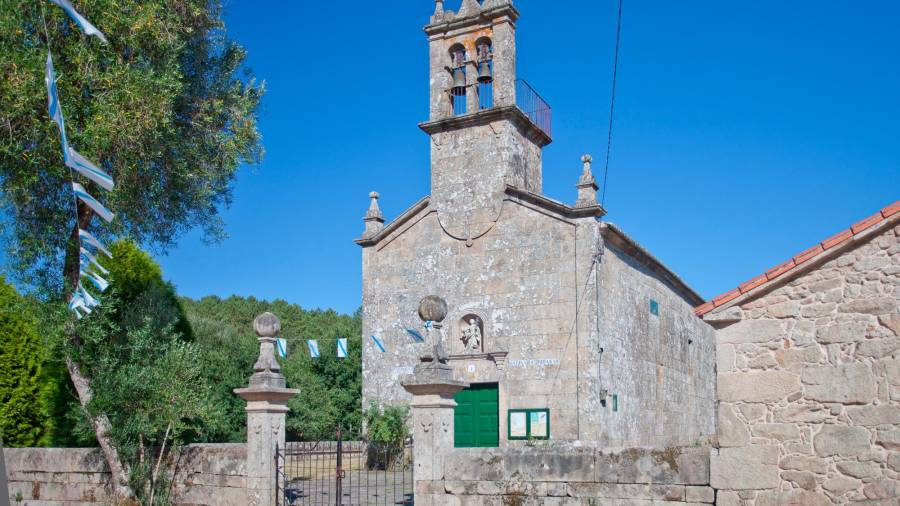 Igrexa da Santa Mª de Ribasar, Rois