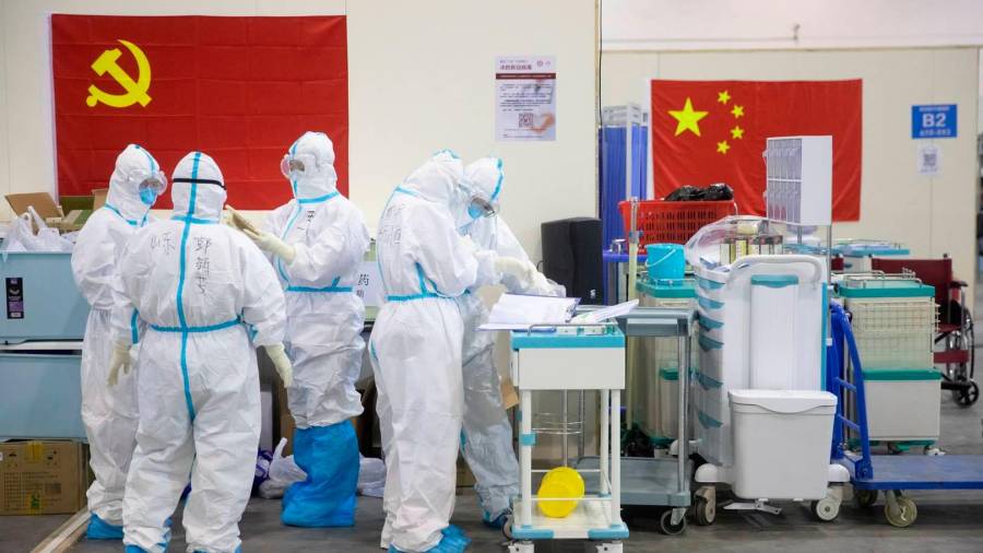 EN WUHAM. Sanitarios chinos al inicio de la pandemia Foto: Efe