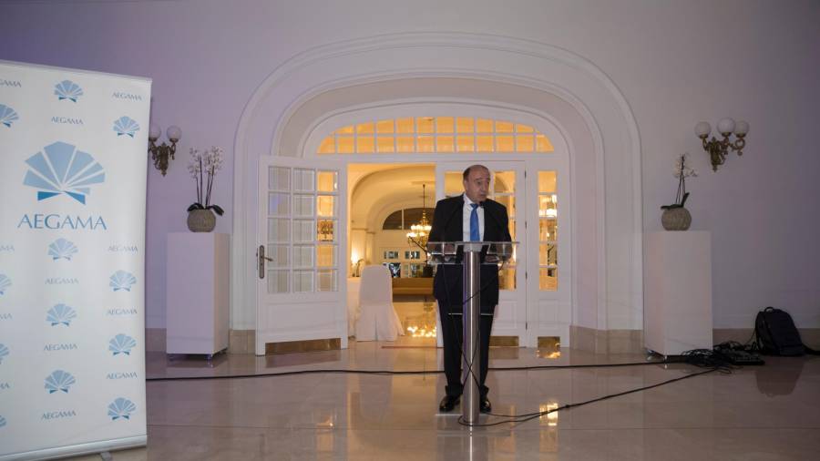 El presidente de AEGAMA, Julio Lage, en el momento de la presentación. MANOLO SEIXAS / LALÍN PRESS