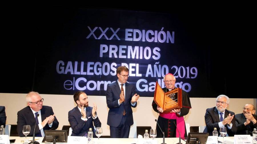 Destaca Feijóo como un ejemplo de fe en Galicia los premios de EL CORREO