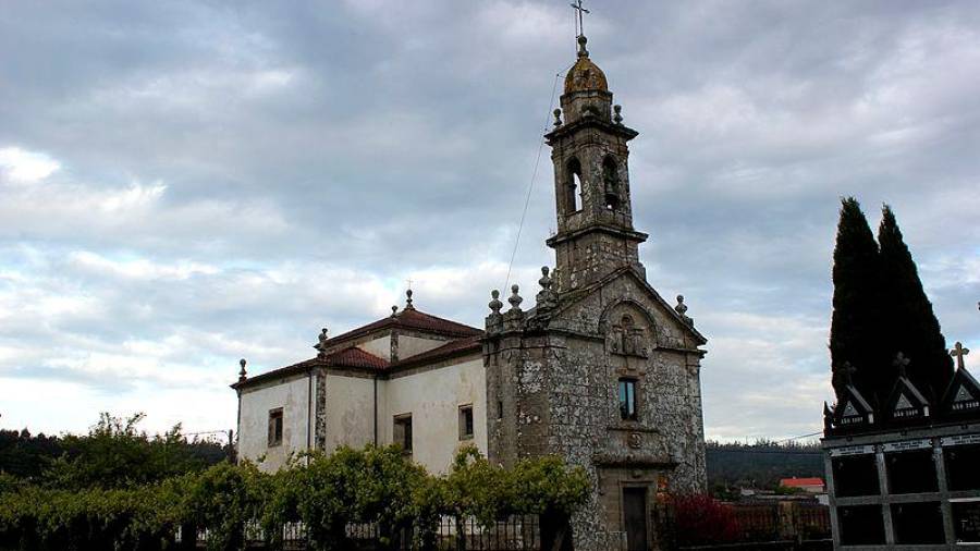 Fachada da igrexa de Santa María de Lamas, en Boqueixón. Foto: Wikipedia