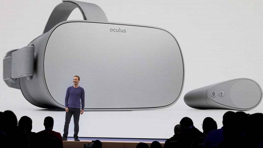 Sae á venda o casco de realidade virtual autónomo de Facebook
