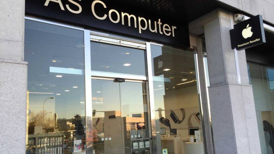 AS Computer reabre a súa tenda na Avda. Barcelona