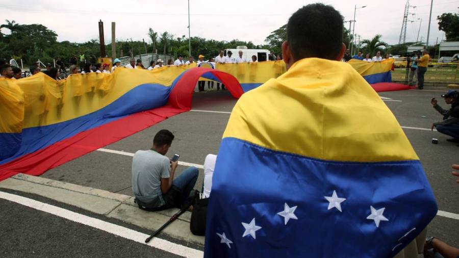 Venezuela refuerza su presencia militar en la frontera tras la llegada de ayuda a Cúcuta