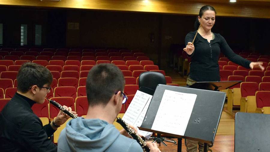 A Banda Municipal ofrece un concerto de temática manchega coa directora convidada Ana Belén Rubio Maganto
