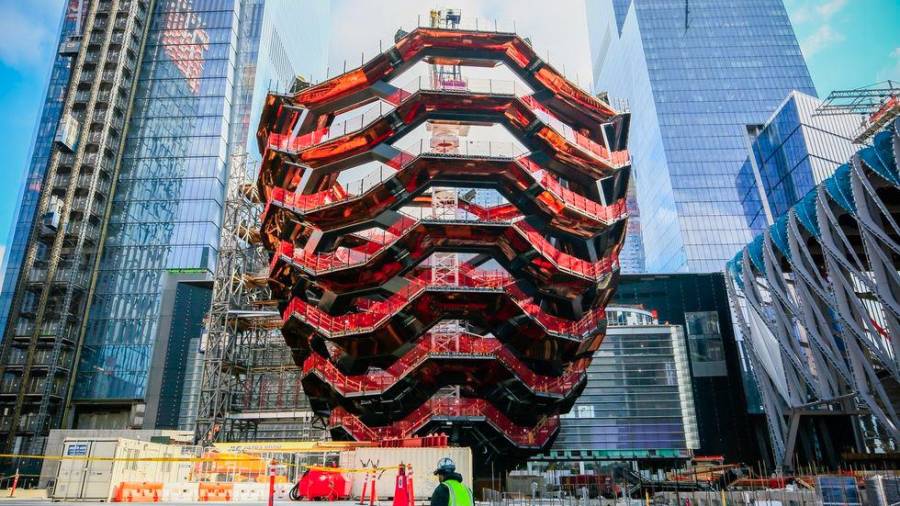 Vessel. Un nuevo monumento público para Nueva York. La escultórica escalera sin fin es el nuevo proyecto de Thomas Heatherwick, del estudio de arquitectura Heatherwick. (Fuente, www.elledecor.com)