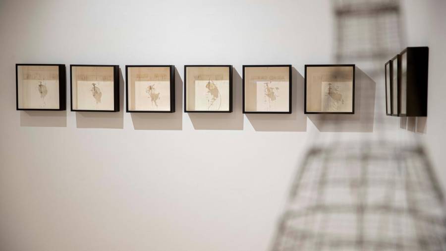 Exposición ‘Liña de flotación’ en la Galería Metro. Foto: Adolfo Enríquez 
