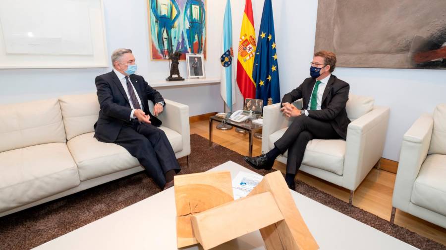 ENCUENTRO. El presidente de la Xunta, Alberto Núñez Feijóo, y el embajador de la Federación de Rusia en España, Yuri Korchagin. Foto: X.G.