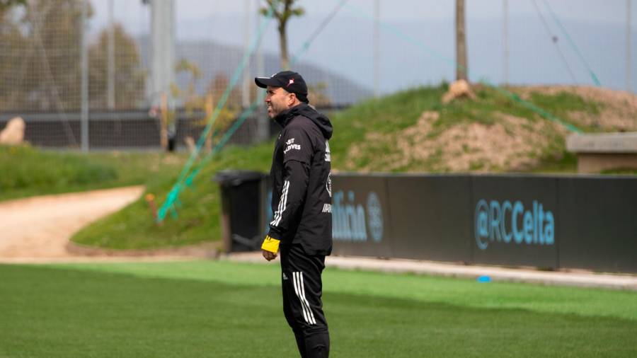 Coudet, técnico del Celta, en un entreno. Foto: Celta Media 