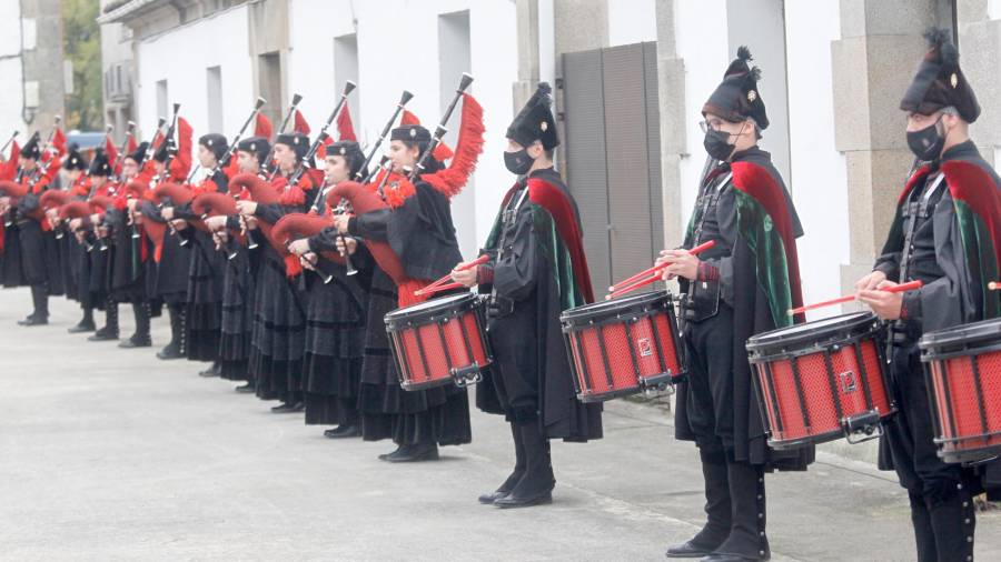 recibimiento. Banda Municipal de Gaiteiros de Ourense en la estación de la ciudad. Foto: Fernando Blanco
