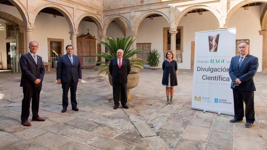 O Premio RAGC de Divulgación Científica 2021 foi para o divulgador científico Ramón Núñez Centella. Foto: Suso Rivas