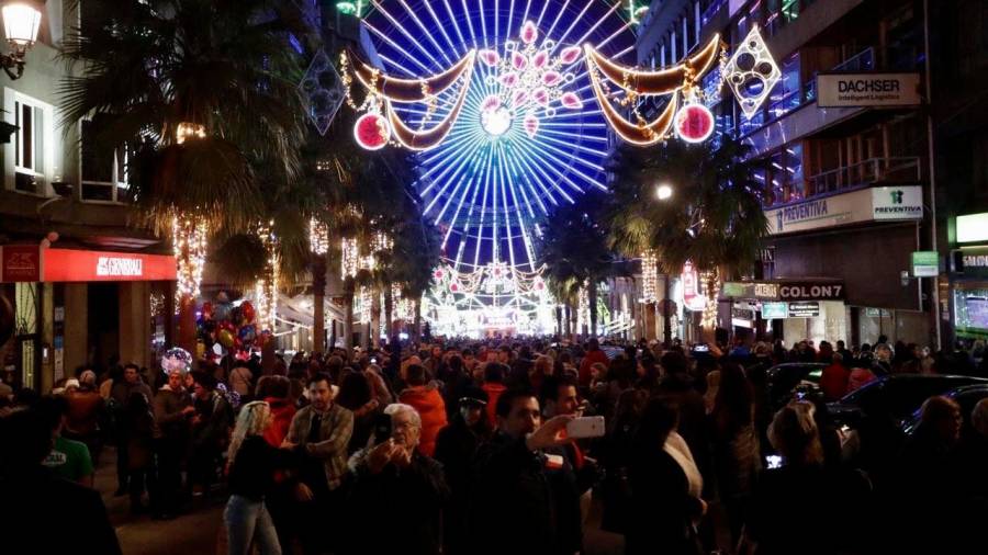 Miles de personas tomaron, desde noviembre de 2019 a enero de 2020, las calles de Vigo para contemplar las atracciones navideñas. Foto: M.G. 