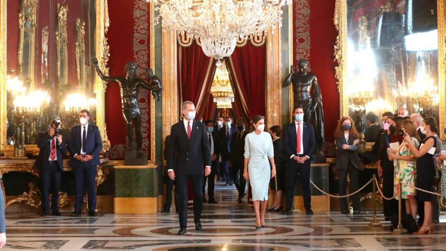 Los Reyes celebran, en el Palacio Real, la recepción conmemorativa del Día de la Fiesta Nacional - CASA DEL REY