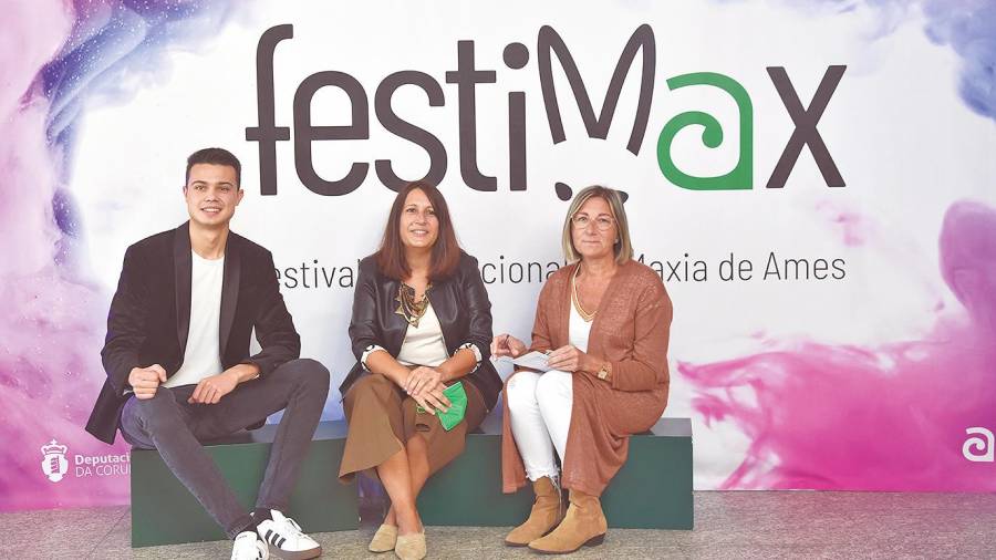 Pola esquerda, Dani Polo, Natividad González e María Vázquez trala rolda de presentación do Festimax. Foto: C. A.