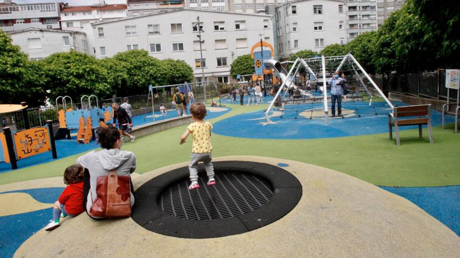 Las instalaciones infantiles de los parques reabrieron ayer, aunque con el aforo limitado. Fotos: Fernando Blanco