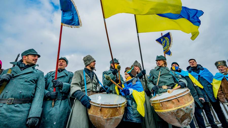 Participantes en los actos organizados por el Día de la Unificación en Ucrania. Foto: E.P.