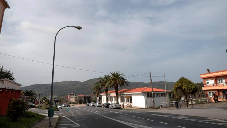 O plan suporá a renovación de 4.010 puntos de luz en todo o municipio. Foto: C. de Vimianzo