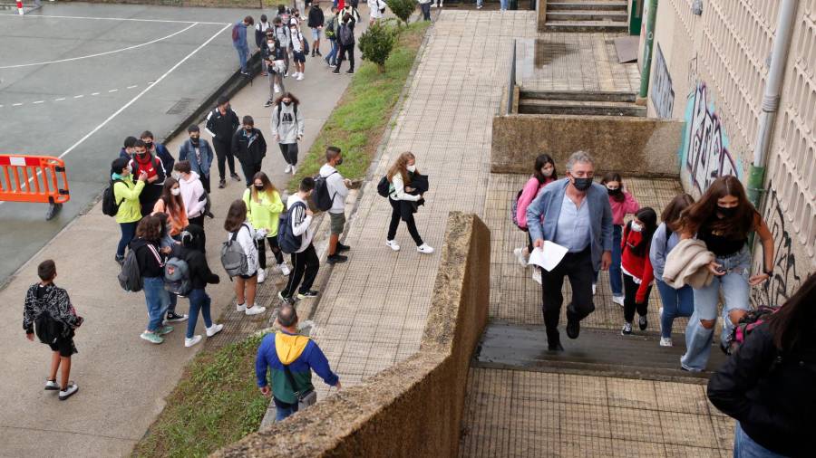 Los institutos abren sus puertas en Galicia con escasas incidencias