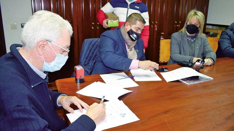 O alcalde firma un acordo con Madera