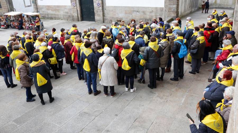FELIGRESES de la Diócesis de Astorga en su visita. Fotos: A. H.