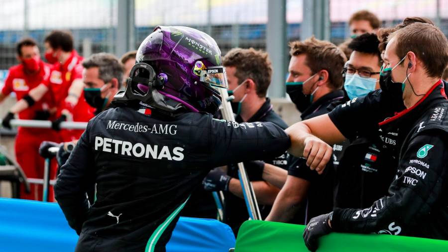 DOMINIO Lewis Hamilton celebra la ‘pole’. Foto: FIA/F1