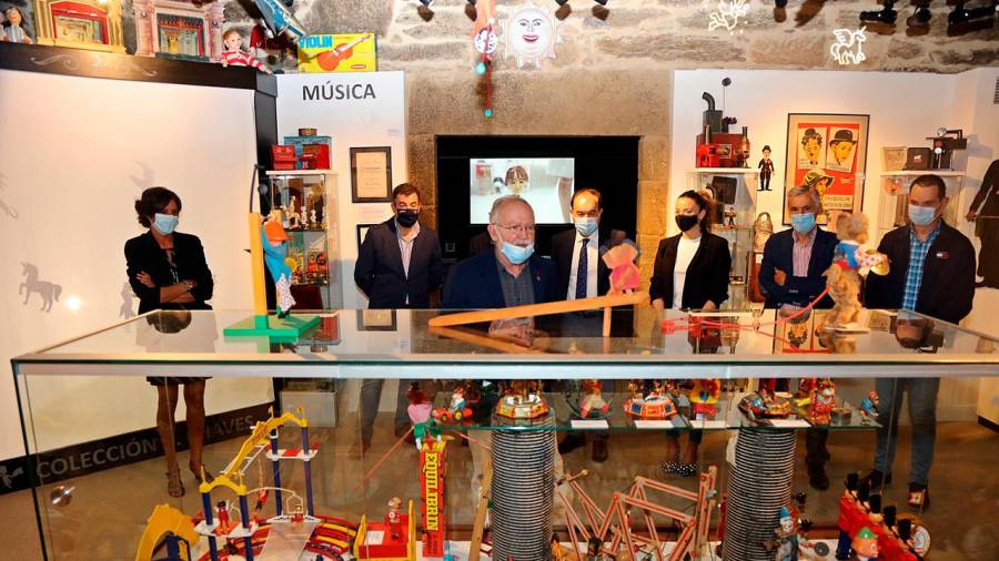 Momento do acto de inauguración do Museo do Xoguete de Lalín no pazo de Liñares