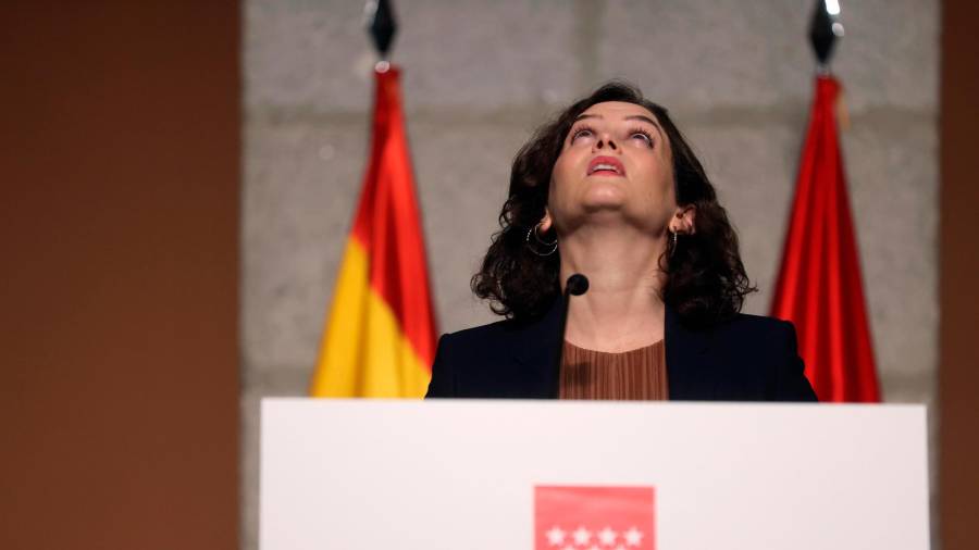 medidas. La presidenta madrileña, Isabel Díaz Ayuso, en la rueda de prensa. Foto: Efe