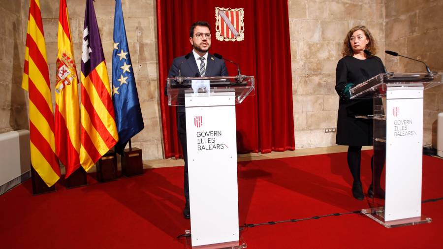 Los presidentes catalán y balear, Aragonès y Armengol, en rueda de prensa. Foto: Isaac Buj/E.P.