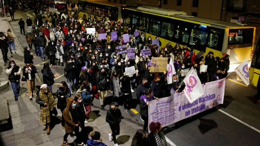 Imagen de archivo de la manifestación por el 8M del 2021, en Santiago de Compostela. Foto: Antonio Hernández.