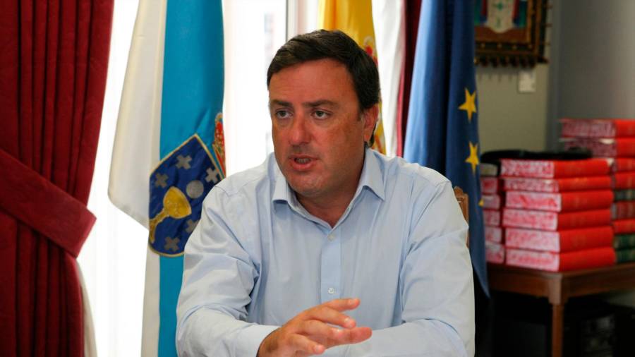 Valentín González Formoso, presidente de la Diputación de A Coruña, en su despacho Foto: ECG