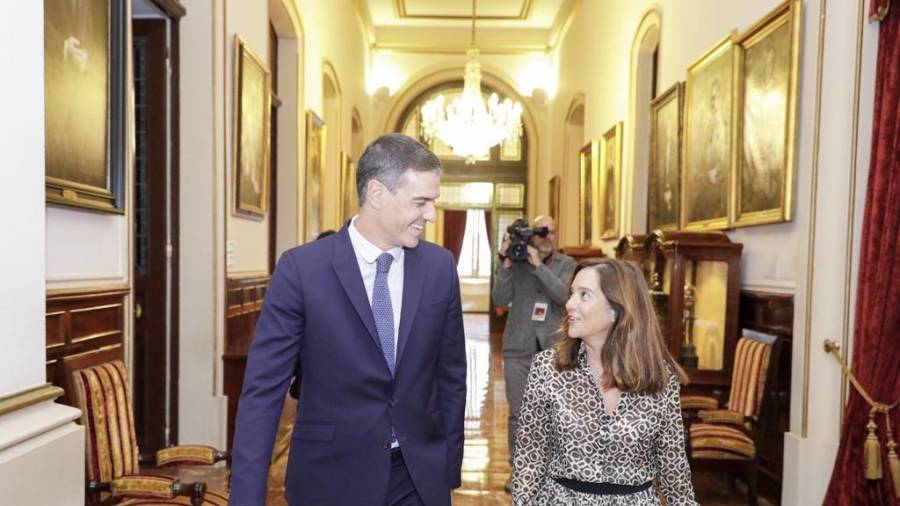 Pedro Sánchez, junto a la alcaldesa de A Coruña, Inés Rey Foto: A.C.