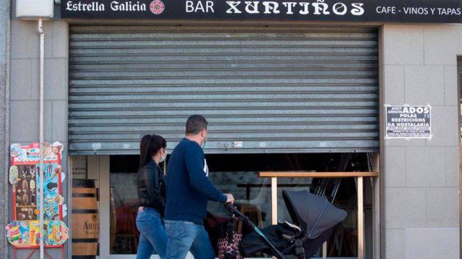 Galicia reduce el paro y los ERTE en marzo mientras recupera cotizantes