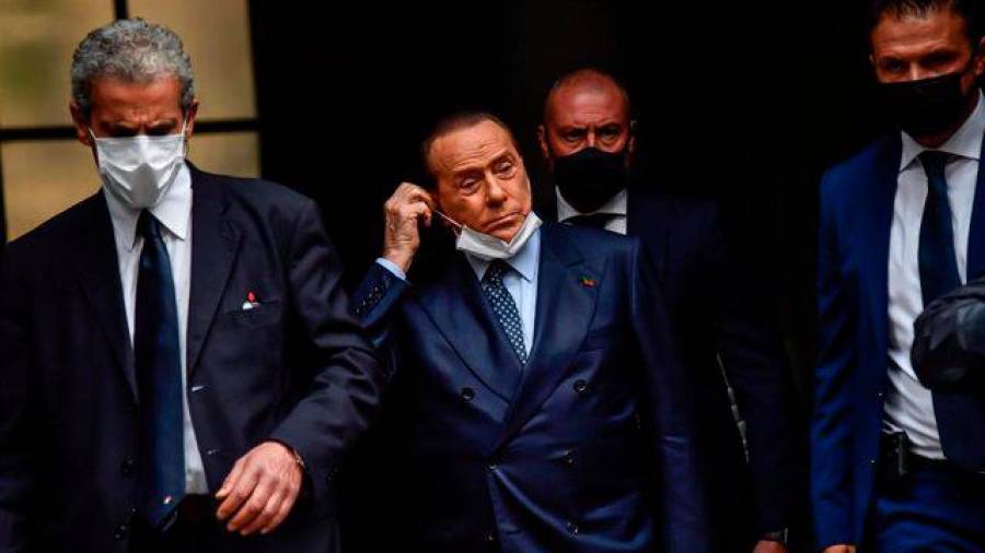 La derecha pide a Berlusconi que oficialice su candidatura