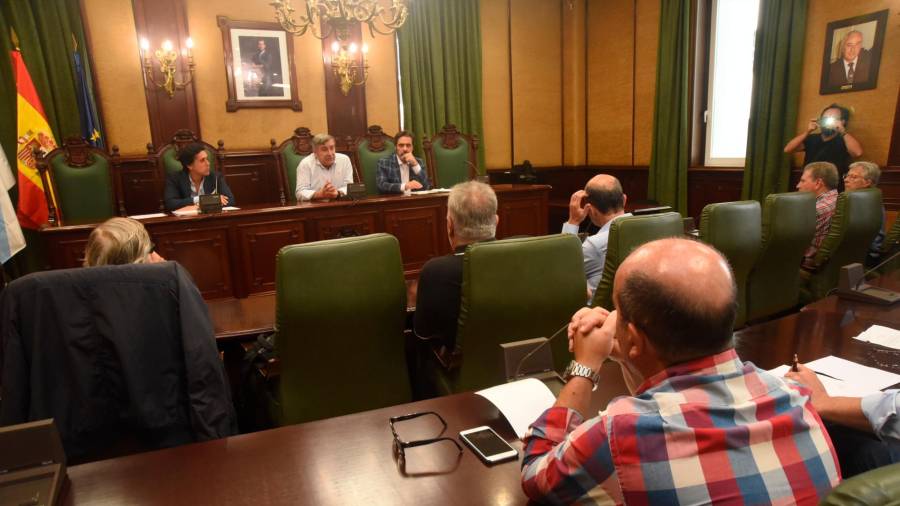 O Consello de Pesca estivo presidido polo alcalde Manuel Ruiz. Foto: C. R.