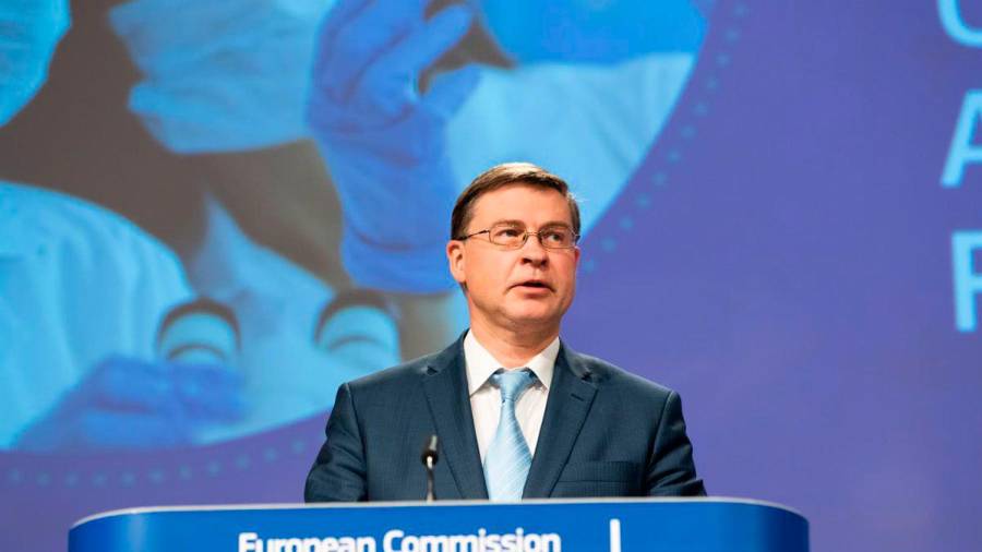 Valdis Dombrovskis, vicepresidente de la CE, en rueda de prensa. Foto: Aurore Martignoni/E.P.