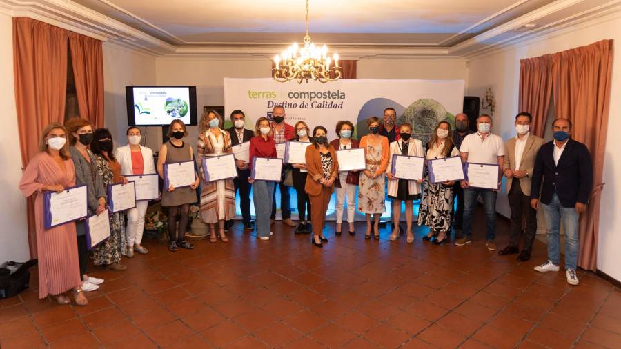 Representantes de las empresas, autoridades y miembros de Terras en Vedra. Foto: TDC