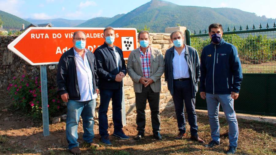 A la derecha, Gabriel Alén con representantes de las denominaciones de origen gallegas. Foto: ECG 