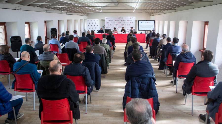 Cerca de 120 representantes del sector en la sede de la Fundación Laboral de la Construcción de Galicia en Santiago. Foto: Conchi Paz