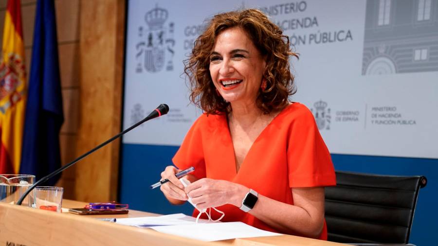 La ministra de Hacienda, María Jesús Montero, en rueda de prensa. Foto: A. Pérez Meca/E.P