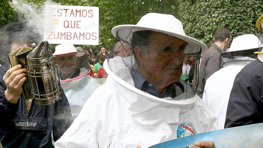 Protesta en Santiago contra o uso aéreo do pesticida flufenoxurón
