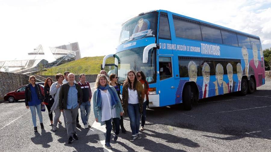 El Tramabús finaliza su cruzada contra los corruptos en Galicia