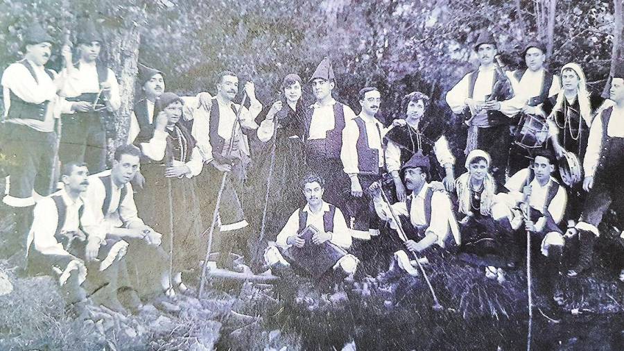 Coro ‘De Ruada’ (Ourense). Graba ‘Negra Sombra’ en 1929. Foto: A. P.