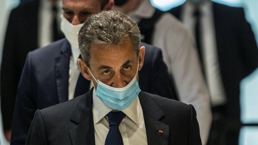 El expresidente francés, Nicolas Sarkozy, este lunes a su llegada a los juzgados en París (Francia). DPA vía Europa Press / EUROPAPRESS