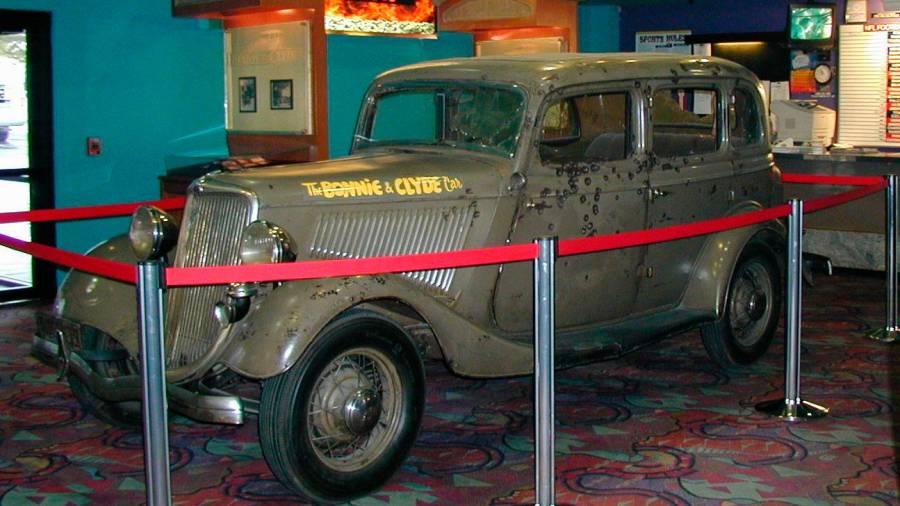 El coche en el que murieron Bonnie y Clyde se puede ver en el Casino y Resort Whiskey Pete's, en Primm, Nevada.