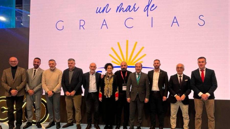 Presentación de la campaña ‘Un mar de gracias’ de la Asociación de Empresarios del Camino de Santiago a Fisterra y Muxía. Foto: Solpor