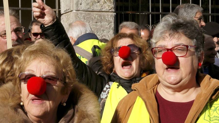 Piden restablecer la jubilación a 65 años y una pensión mínima de 1.080 euros