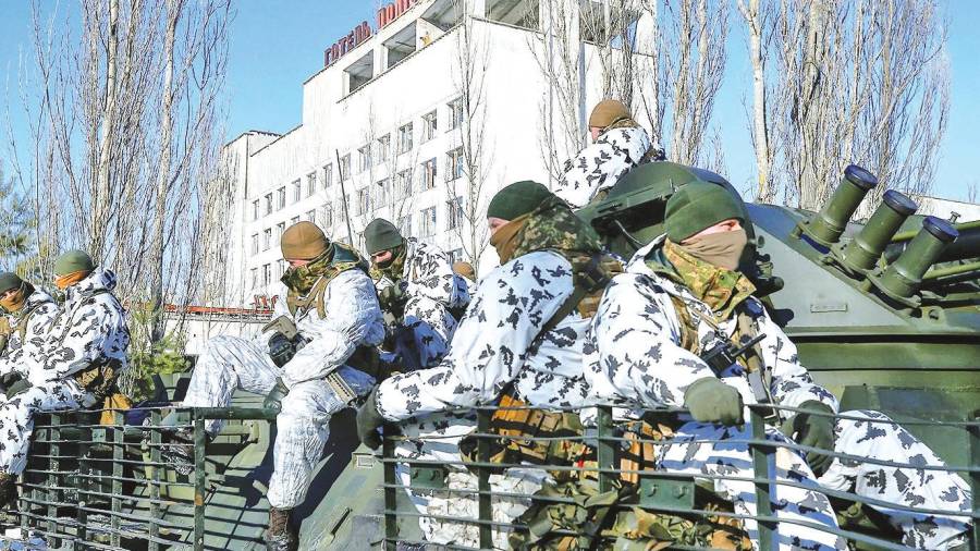 Miembros de las fuerzas de seguridad ucraniana en Chernoby. Foto: RTS