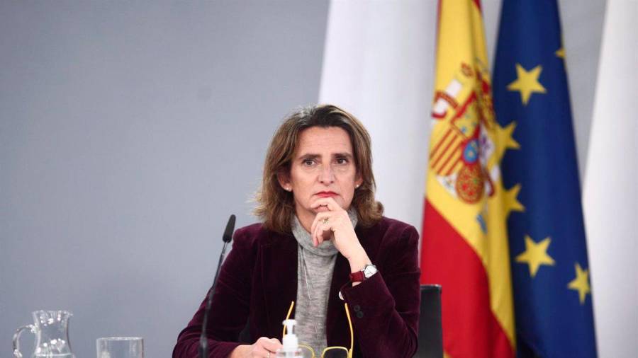 Teresa Ribera defiende en gallego que la Ley del Cambio Climático no afecta a concesiones en vigor