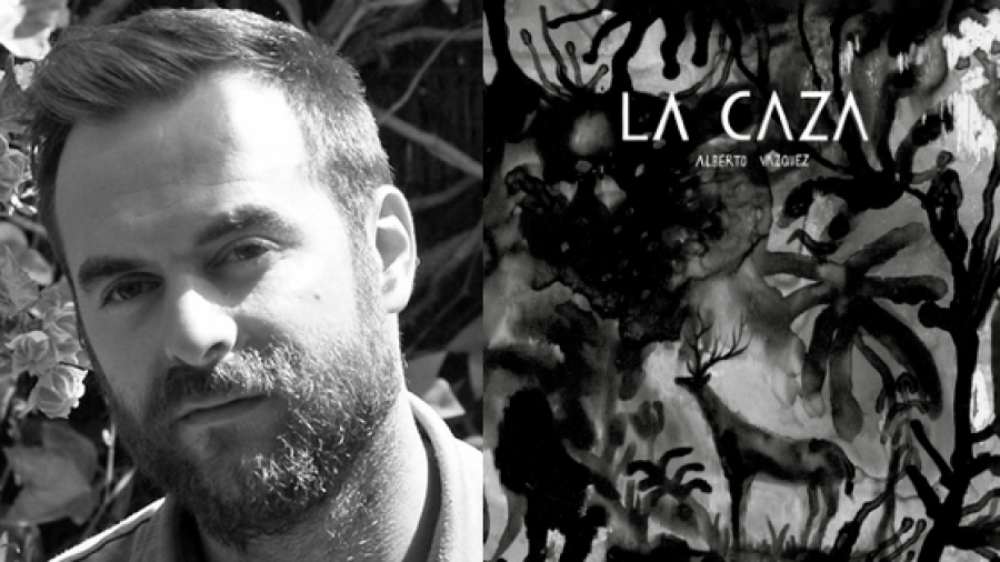 GALICIA. Alberto Vázquez junto a la portada de La Caza .