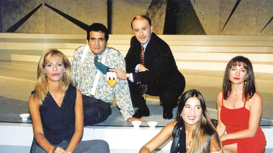 Gayoso, Pantera, Paula Vázquez, Uxía Blanco e Mercedes Peón en Luar, no ano 1996